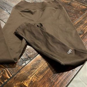 Alo brown ribbed leggings